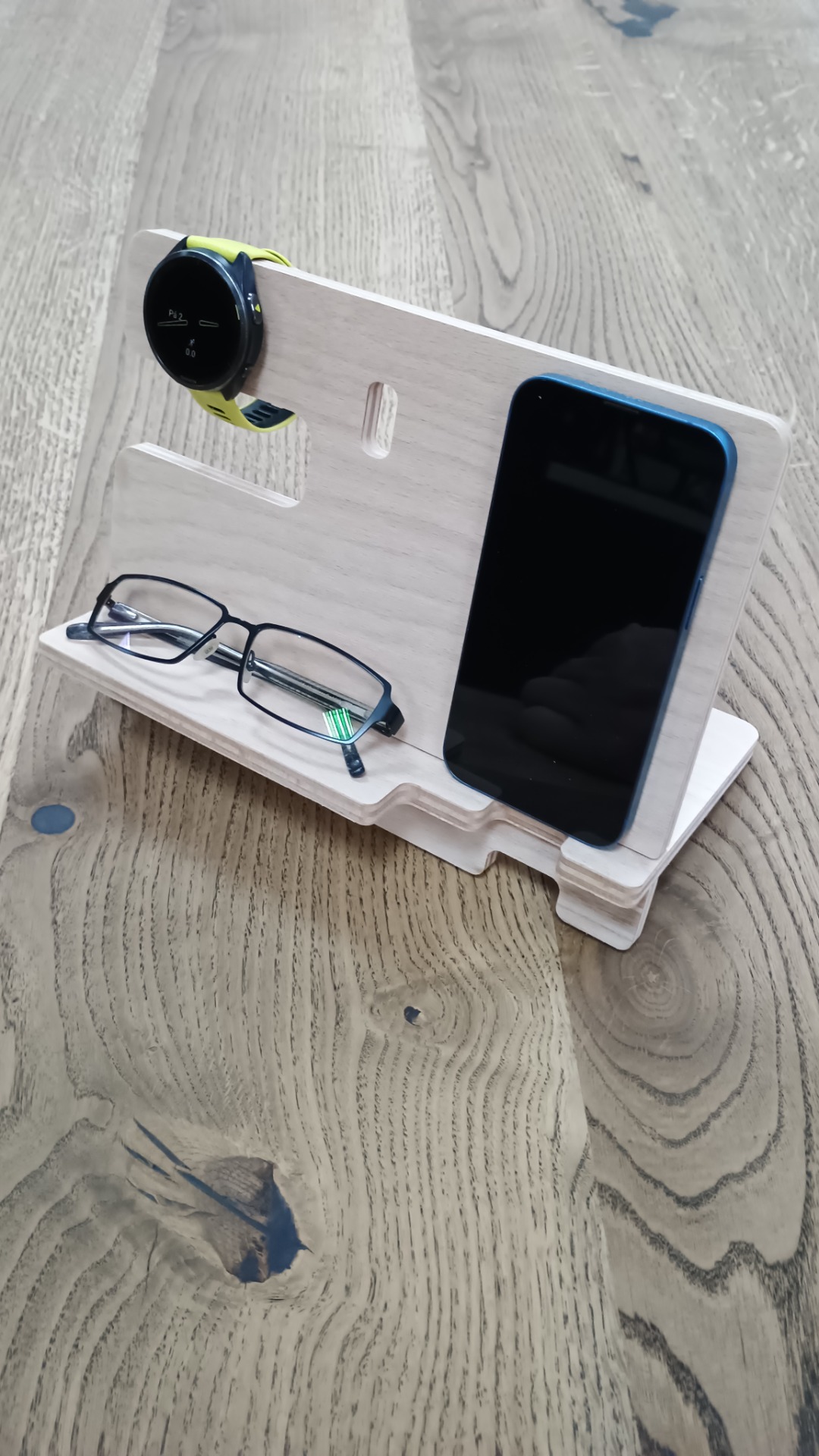 Dřevěný multifunkční stojánek-zážitek